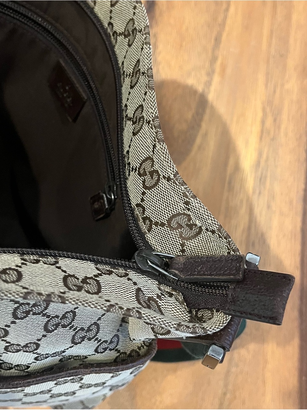 Gucci Brown GG Supreme Canvas Messenger Tote with Green and Red Web Detail - Picture 7 of 13